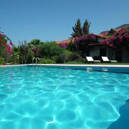Nazli - 3 Bedroom With Private Pool Holiday home *